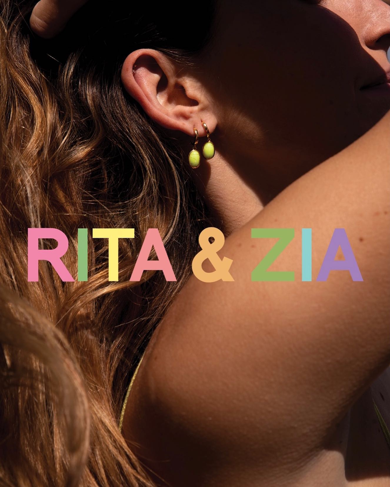Summer ready with our scarabée pendant earring in Yellow Fluo Galalithe #myritazia

#summer #jewellery #jewelryaddict #shopping #lifestyle #fashion