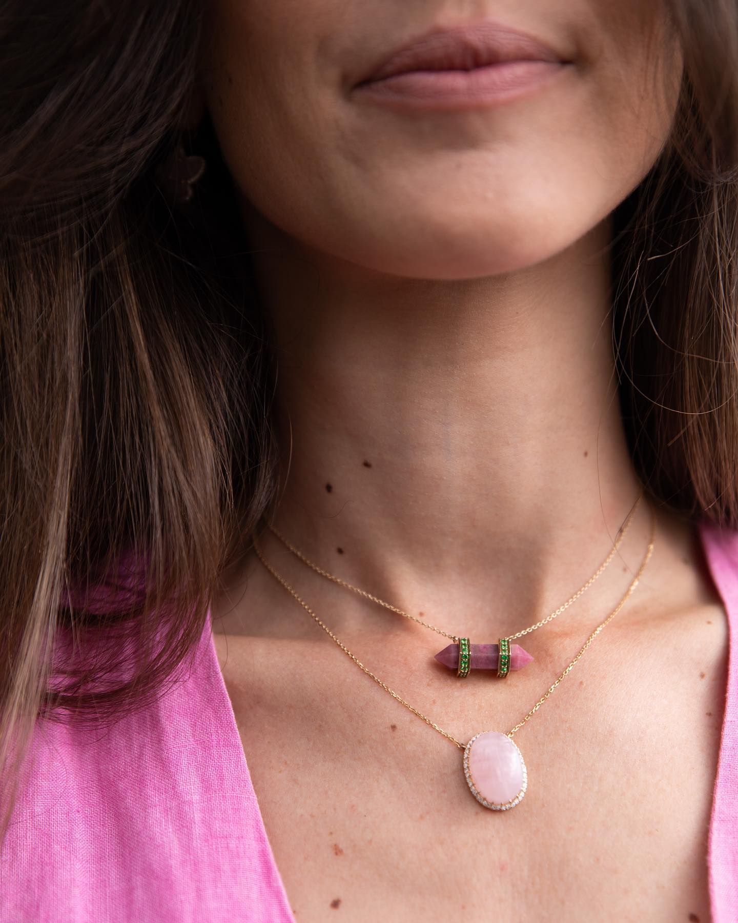 The #pink edit 💗 featuring the Pendule Necklace in Rhodochrosite, Tsavorites and 18 ct Yellow Gold & the Scarabée Necklace in Rose Quartz, Diamonds and 18 ct Yellow Gold #myritazia

#summer #jewelry #summervibes #summerstyle #fashion #shopping #onlineshopping #genevaswitzerland #geneva